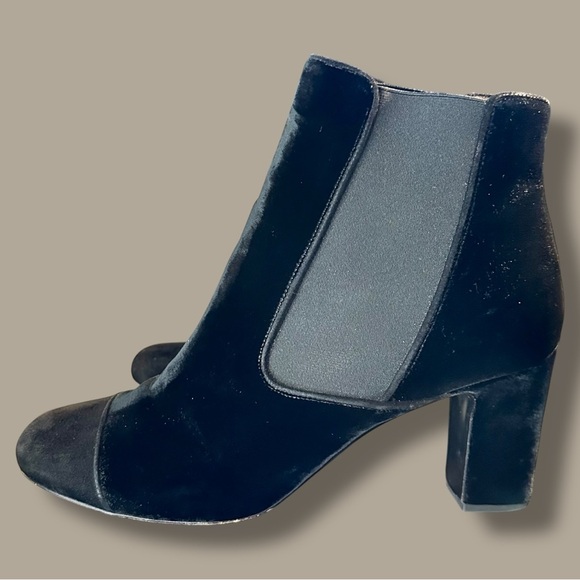 Tabitha Simmons ‘Kiki’ Black Velvet Ankle Boots Size 41 = U.S. Size 11 - Picture 15 of 16